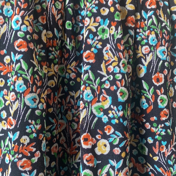 Express Black and Floral Top - Picture 5 of 12